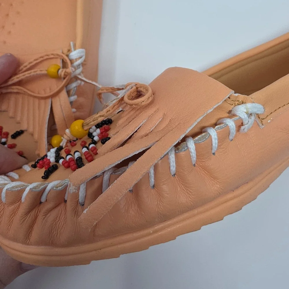 Designer Moccasin Loafer Shoes Womens 9M Apricot Leather Beaded Low Top Slip On - Picture 6 of 8